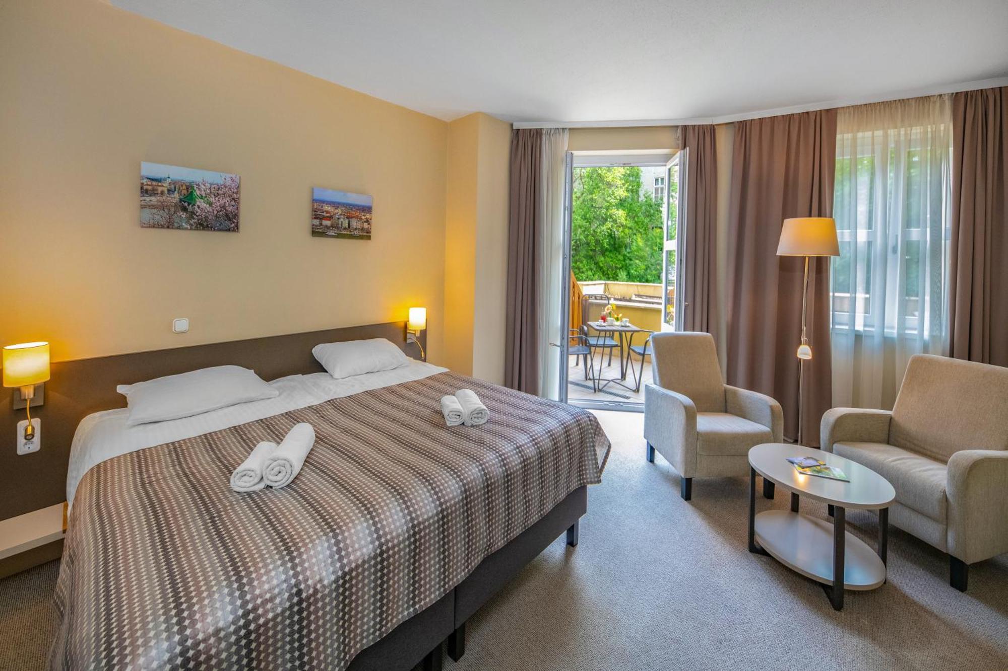 Corvin Corvin Wing Hotel 4*